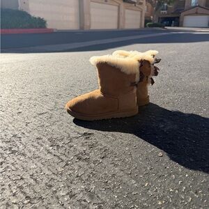 UGG Kids Boots in Tan and Cream